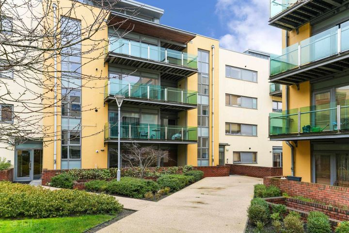 71 Glenesky Square, Phoenix Park Racecourse, Castleknock, Dublin 15 - Photo 2