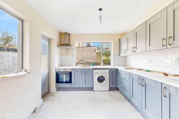 12 Carnlough Road, Dublin 7, Cabra, Dublin 7, D07N6W9 - Photo 3