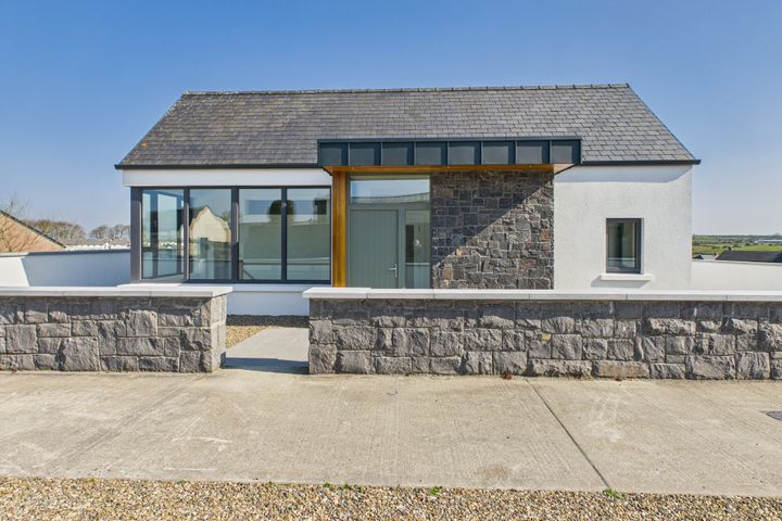 17 Mountpleasant, Loughrea, Co. Galway, H62C858