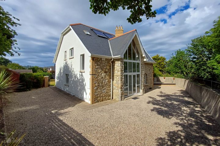 Findore, Corbawn Lane, Shankill, Dublin 18, D18F5C3