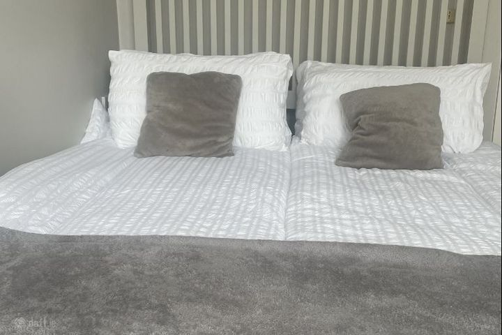 Old Lucan Road, Palmerstown, Dublin 20