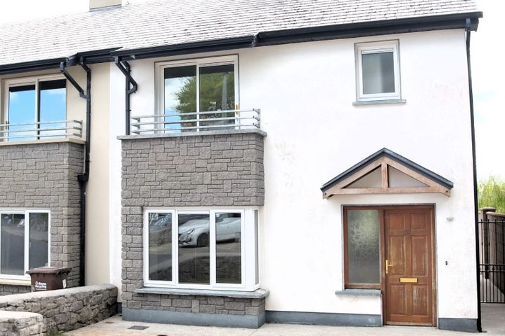 16 Baunoge, Loughrea, Co. Galway, H62X272