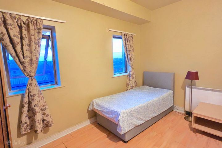 Apache Pizza, Unit 1, Weavers Hall, Market Square, Longford Town, Co. Longford