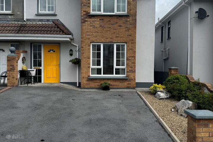 64 Hazelwood, Loughrea, Loughrea, Co. Galway, H62YY77