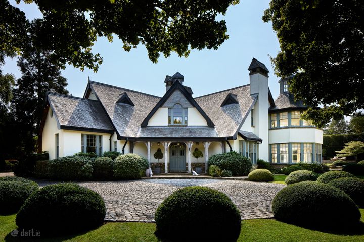 Weavers Hall, Plunkett Avenue, Westminster Road, Foxrock, Dublin 18, D18A3C2