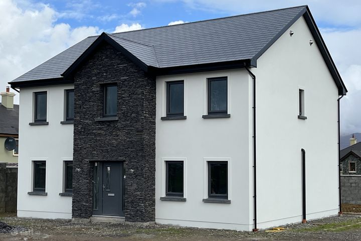 60 Ballyoughtragh Heights, Milltown, Killarney, Co. Kerry, V93HD0Y