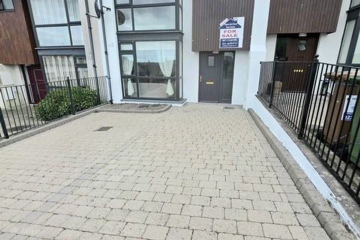 16 Marine Gates, Carrignafoy, Cobh, Co. Cork, P24KT91