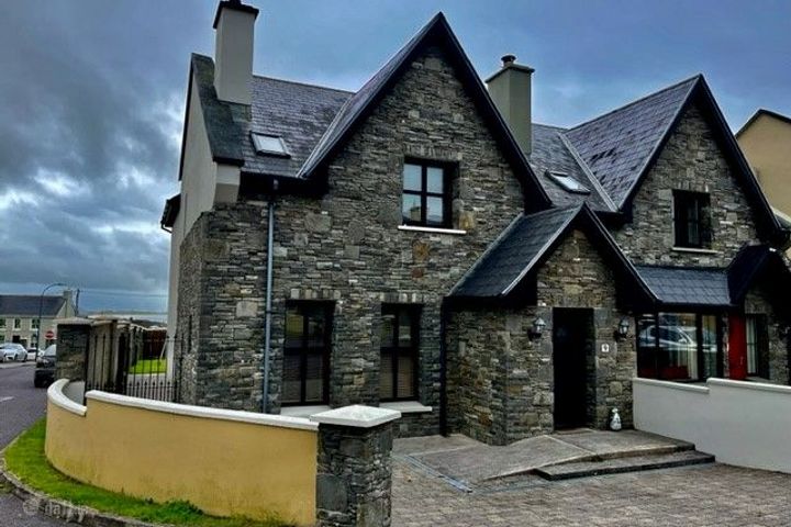 9 Barr Na Stráide, Ballyheigue, Ballyheigue, Co. Kerry, V92E125