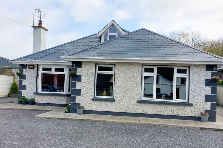 Nine Mile House, Carrick-On-Suir, Grangemockler, Co. Tipperary, E32H935