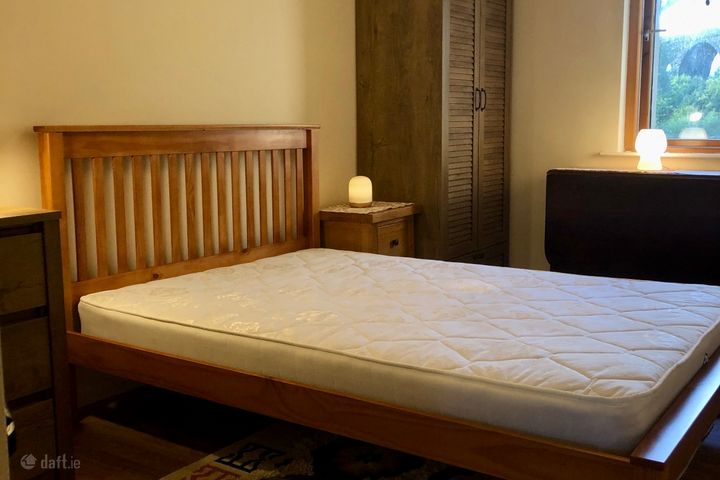 *ROOM TO RENT - ALL BILLS INCLUDED* - 1 x Double bedroom with own private bathroom, Kilmacthomas, Co. Waterford