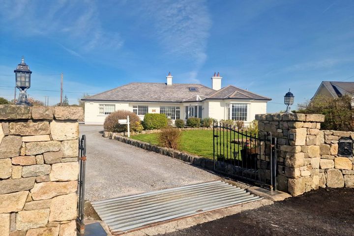 L'Chaim, Cnocán An Bhodaigh, Furbo, Co. Galway, H91A3VK
