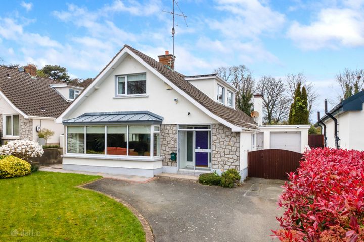 19 Knocksinna Park, Foxrock, Dublin 18, D18V8N9
