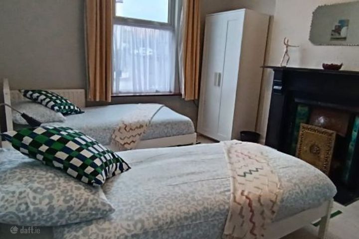 Bed in male twin room, Glasnevin Hill, Dublin 9, Drumcondra, Dublin 9