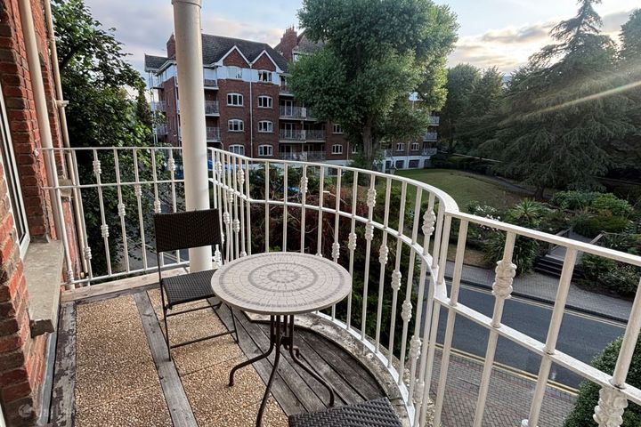 The Sweepstakes, Ballsbridge Park, Ballsbridge, Dublin 4
