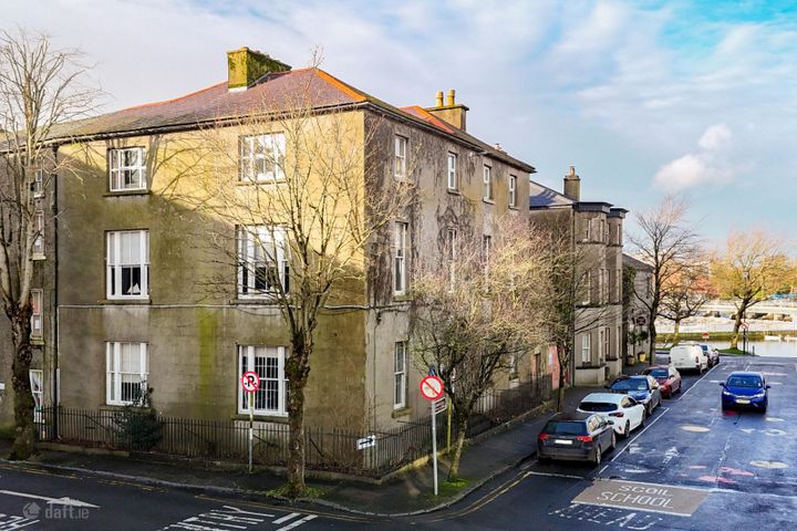 Lough Corrib House, 5 Waterside, Woodquay, Co. Galway, H91PT0C