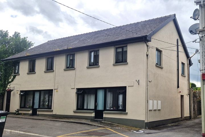 Bank Lane, Market Square, Kilbeggan, Co. Westmeath, N91XTX8