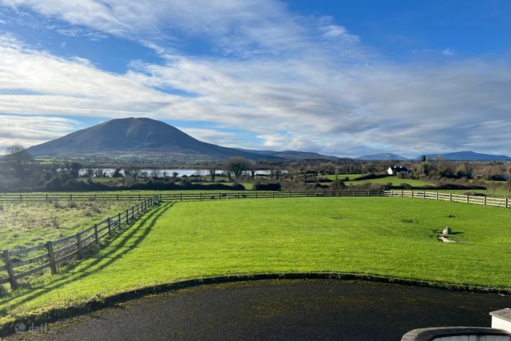 Errew, Castlehill,, Ballina, Co Mayo, F26H6P7