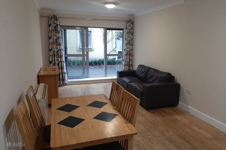 Knapp's Square, Mulgrave Road, Cork City Centre