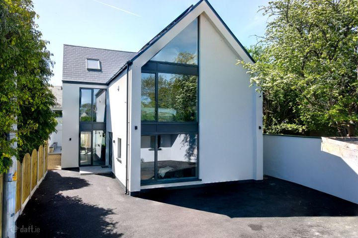 Castleview, Killincarrig Village, Delgany, Co. Wicklow, A63VY19