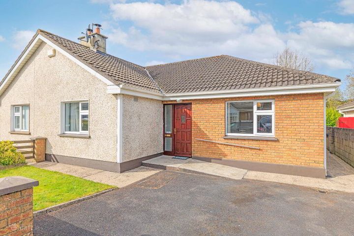 6 Glenwood, Newport, Co. Tipperary, V94KX6W