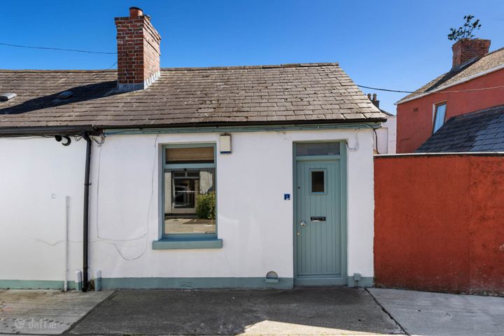 8 Rutland Cottages, Summerhill, Dublin 1, Co. Dublin, D01N9F8