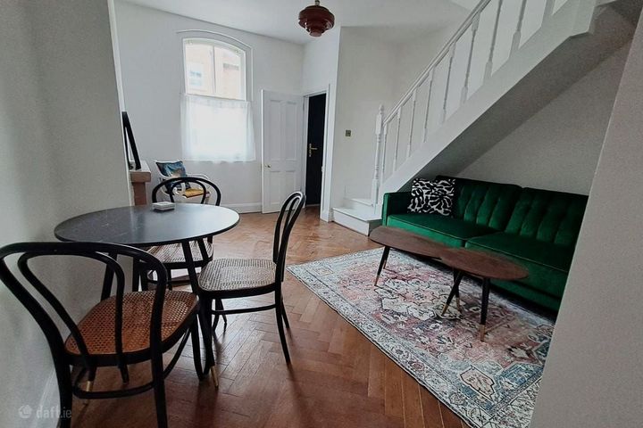 37 Eblana Villas, Dublin 2, Grand Canal Dock, Co. Dublin