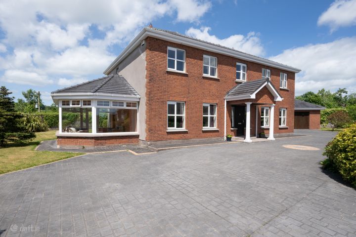 11 Chestnut Lawn, Classes Lake, Ovens, Co Cork, P31A499