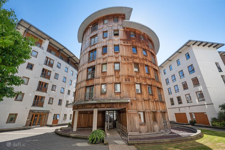 9 Semple House, Custom House Square, IFSC, Dublin 1, D01W242