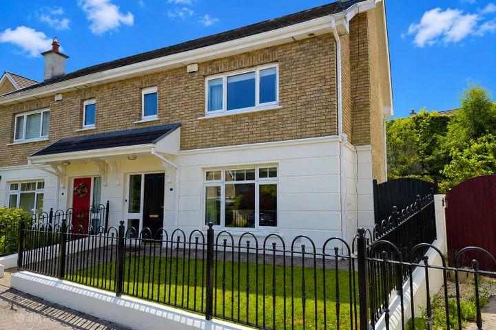 69 Clarkes Wood, Mount Oval Village, Rochestown, Co. Cork, T12H6WR