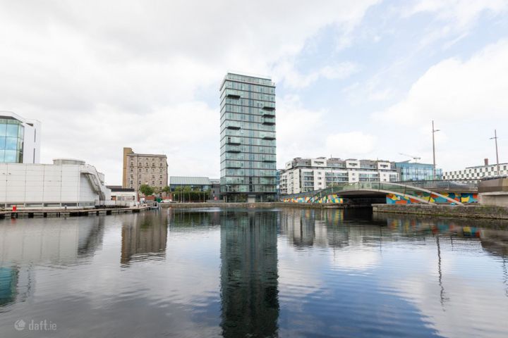 Alto Vetro, Grand Canal Square, Dublin 2
