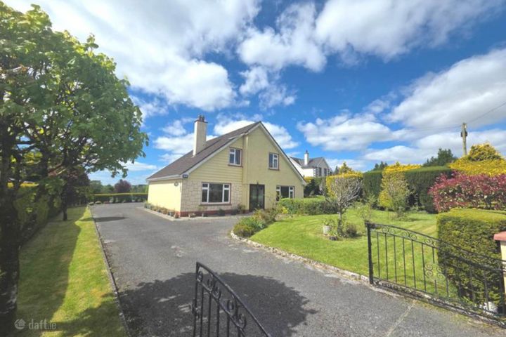 Garden House, Cloontrask, Castlerea, Co. Roscommon, F45EN22