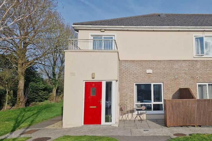 11 The Pines, Fairyhouse Road, Ratoath, Co. Meath, A85HP74