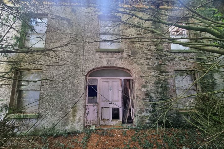 Derelict Georgian Dwelling, Clontibret, Co. Monaghan