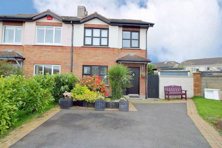 15 The Crescent, Lennonstown Manor, Red Barns Road, Dundalk, Co. Louth, A91T3P6