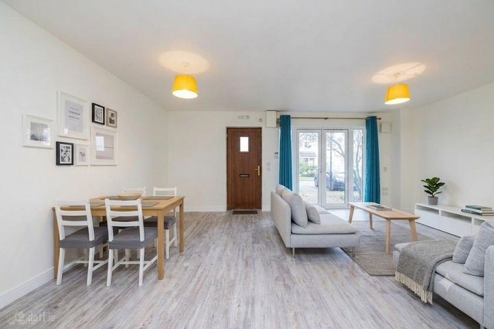 1 Melville Square, Finglas, Dublin 11