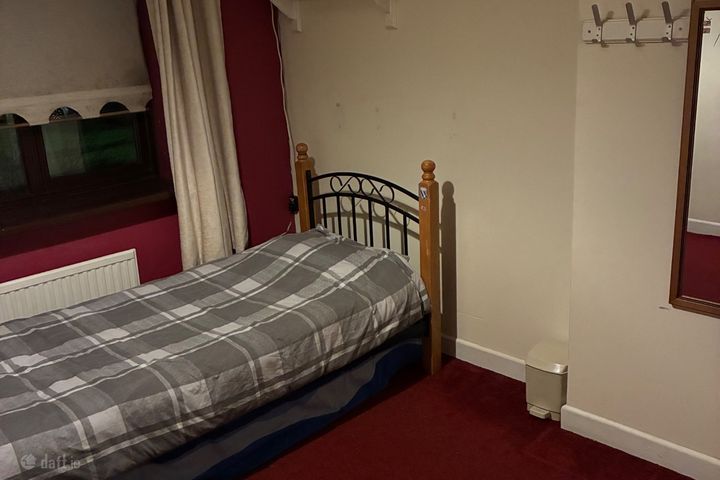 *Mid Week Digs* Green Isle, Naas Road, Clondalkin, Dublin 22, Grange Castle, Co. Dublin