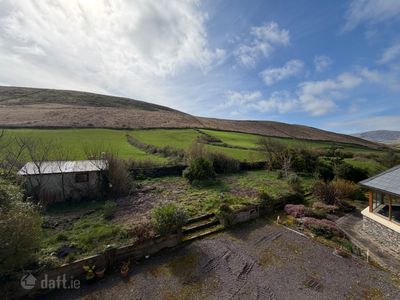 Lateeve Beg, Ballyferriter, Ballineanig, Co. Kerry