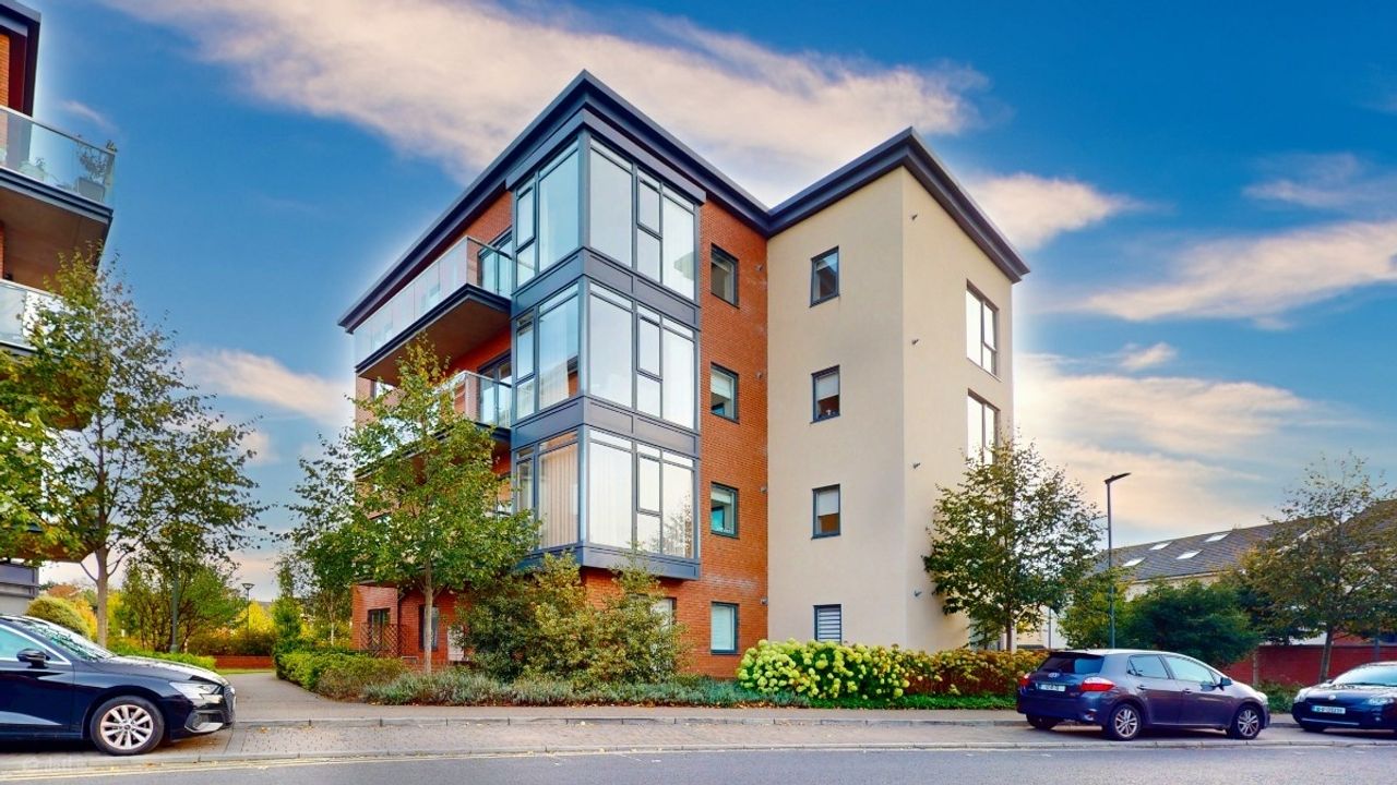 Apartment 13, Clonbern, Phoenix Park Avenue, Castleknock, Co. Dublin - Apartment For Sale