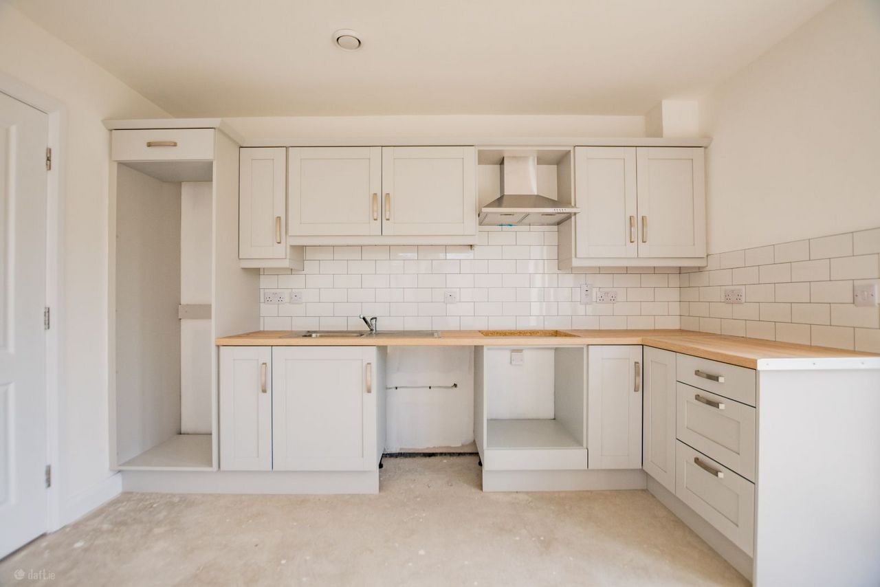 3 Bed End Terrace, White Linen Avenue, Longford Town, Co. Longford