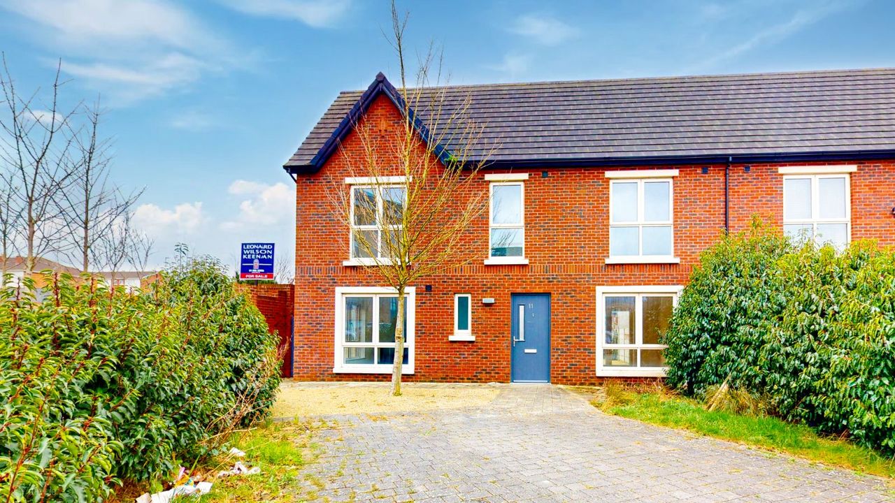 11 Edenbrook Close , Citywest, Dublin 24 - Semi-detached house