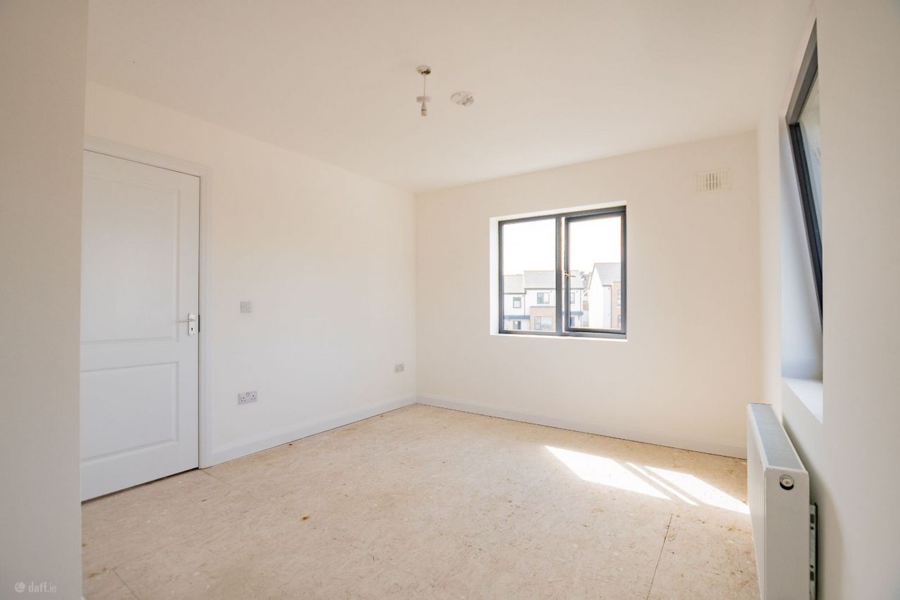 3 Bed End Terrace, White Linen Avenue, Longford Town, Co. Longford