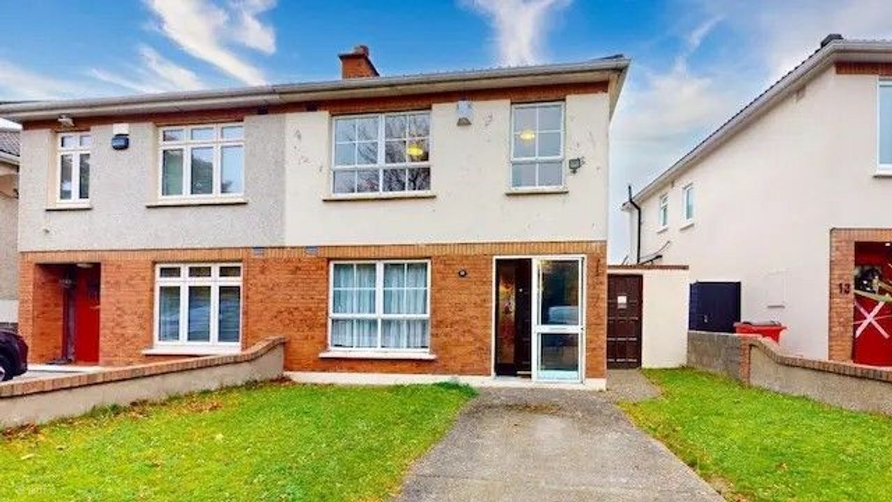 11 Orlagh View (Eligable for vacant property grant), Knocklyon, Co. Dublin - Semi-detached house