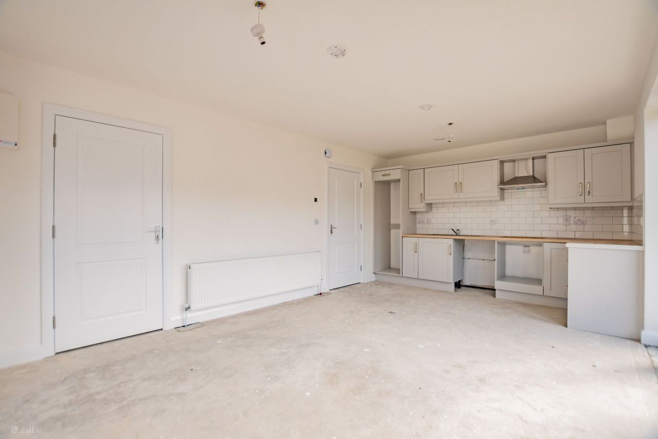 3 Bed End Terrace, White Linen Avenue, Longford Town, Co. Longford