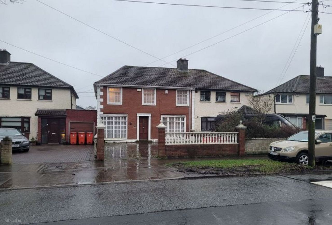 74 Shanliss Road, Whitehall, Dublin 9 - Semi-detached house
