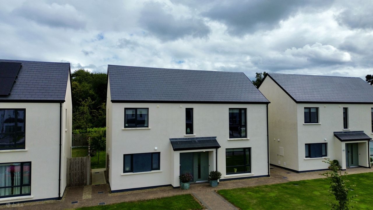 4 College View Crescent, Castlebar, Castlebar, Co. Mayo - Detached house