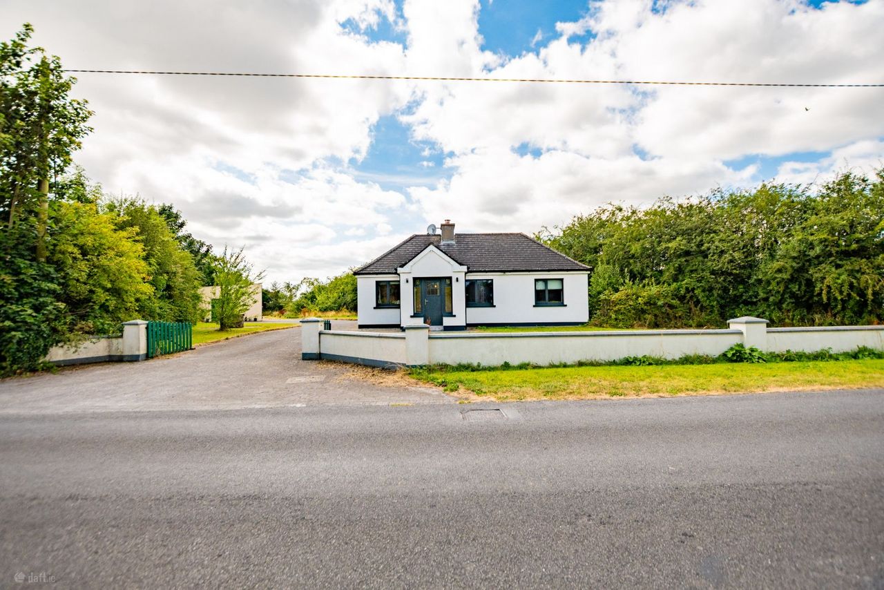 Water Street, Castlepollard, Coole, Co. Westmeath