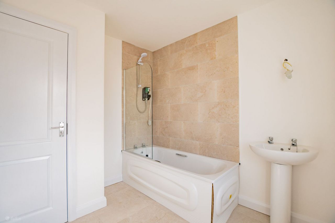 3 Bed Mid Terrace, White Linen Avenue, Longford Town, Co. Longford