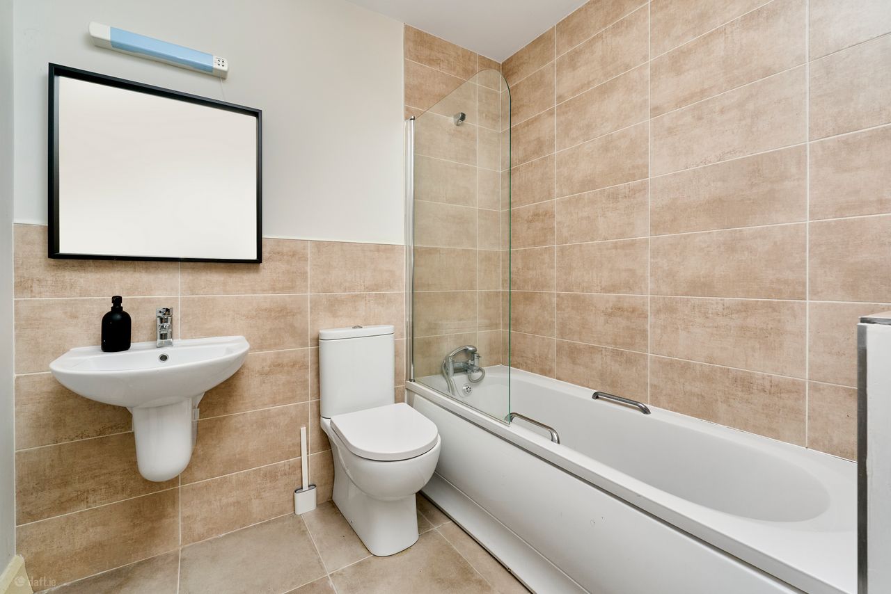 42 The Avenue, Royal Oaks, Enfield, Co. Meath