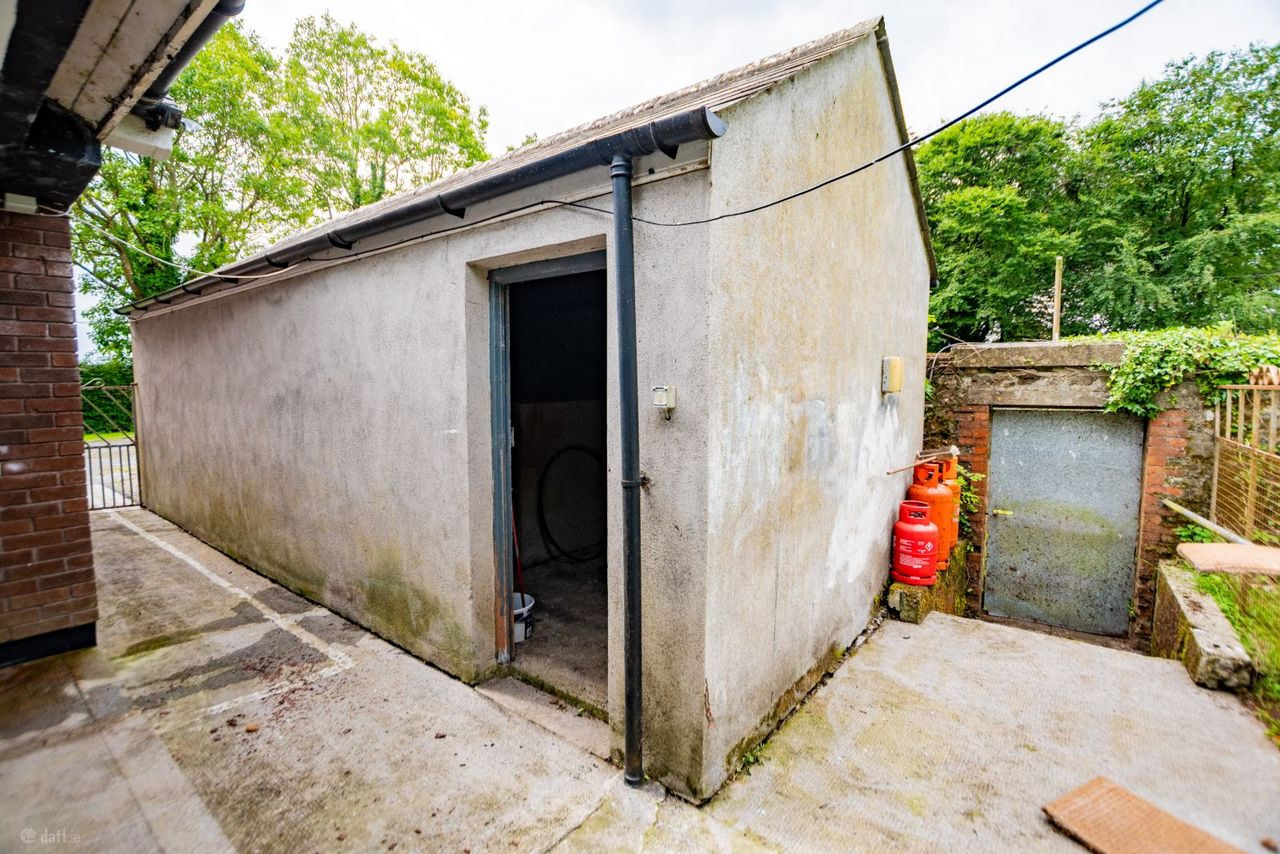 Moate Road, Ballymore, Co. Westmeath