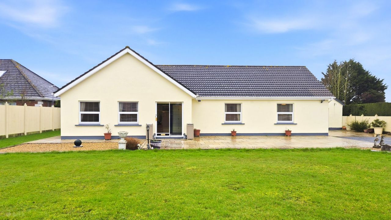Barraderra, Monasterevin, Co. Kildare - Bungalow For Sale